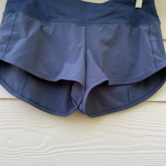 Lululemon shorts size 8 - Picture 2 of 8